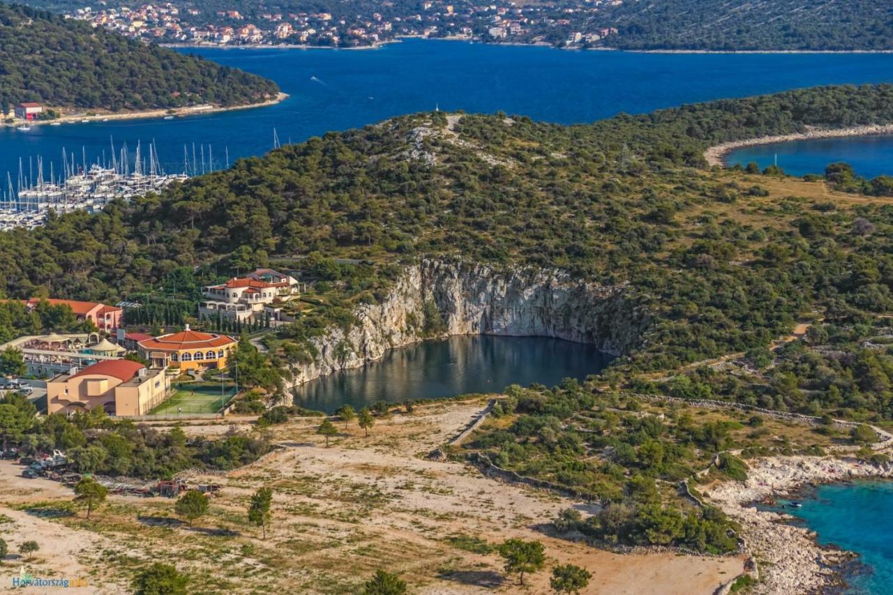 Apartments Antunovic Рогозниця Екстер'єр фото