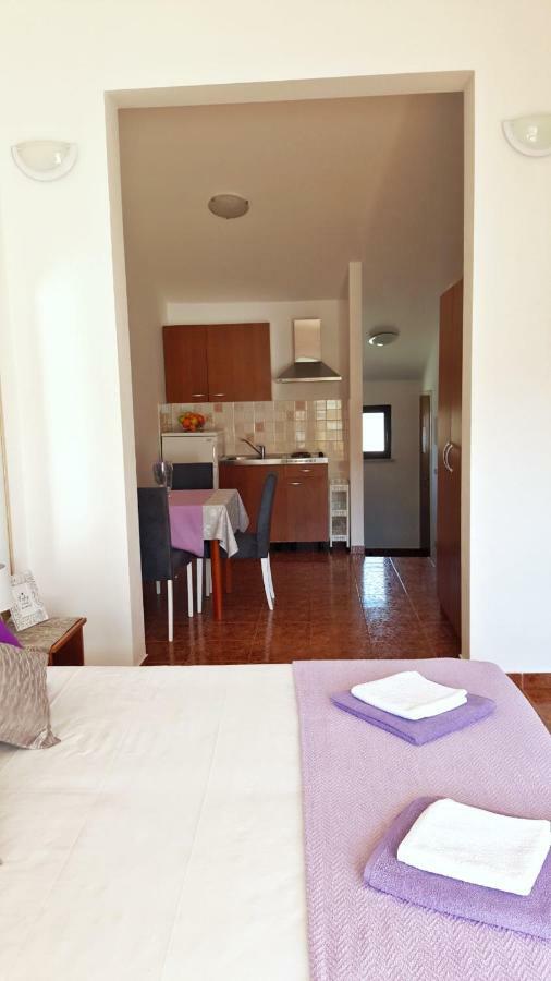 Apartments Antunovic Рогозниця Екстер'єр фото