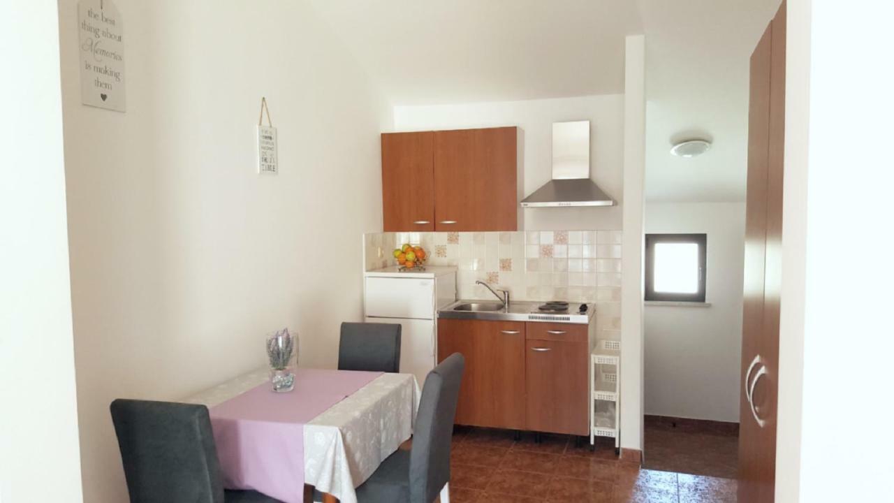 Apartments Antunovic Рогозниця Екстер'єр фото