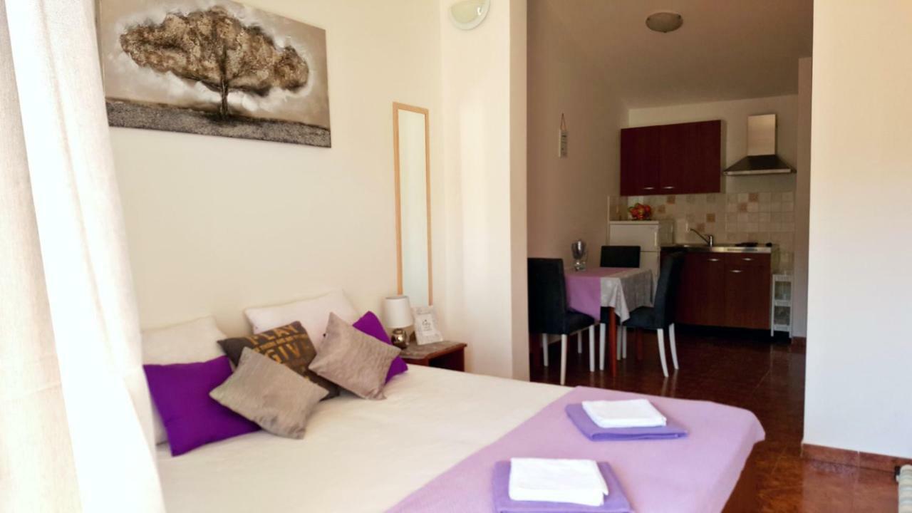 Apartments Antunovic Рогозниця Екстер'єр фото